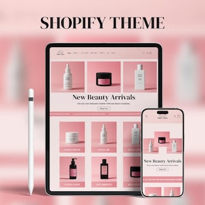 Könnte beinhalten: Ein digitales Mockup eines Shopify-Themas für eine Schönheitsmarke, das auf einem Tablet und Smartphone angezeigt wird. Die Website verfügt über ein rosa-weißes Farbschema mit Produktbildern und dem Text "New Beauty Arrivals". Ein weißer Stift befindet sich links.