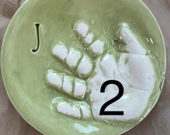 Se reservaron 2 placas de joyería para Dawn y Jackson.