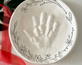 Large Handprint jewelry Plate, Personalized Baby handprint Jewelry Dish, Mommy jewelry Dish