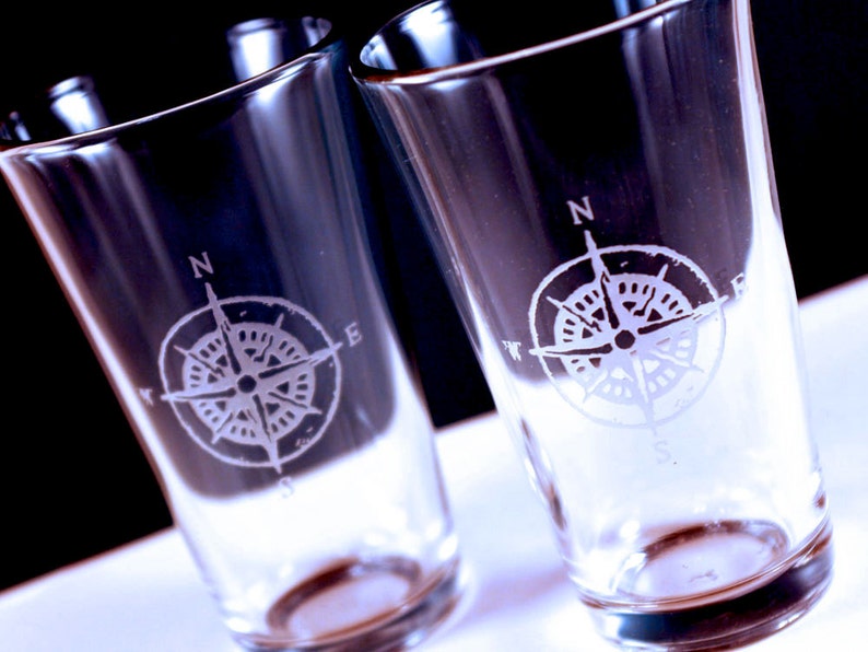 Compass Beer Pint Glass 1 hand etched GREAT GIFT image 1