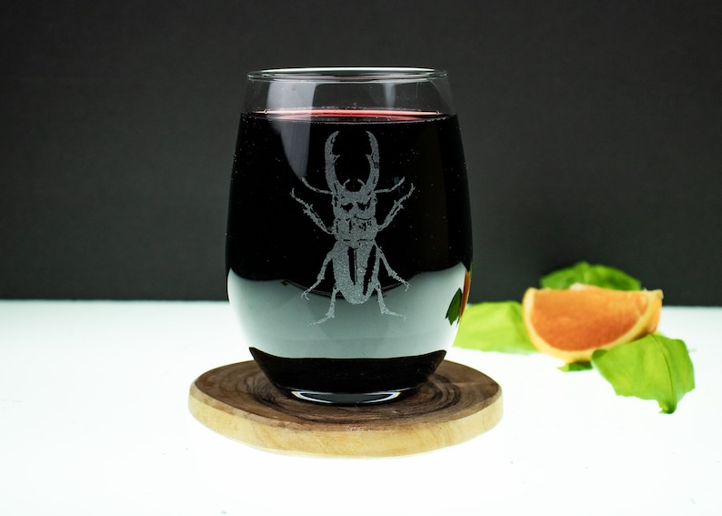 Beetle Stemless Wine Glass hand etched GREAT GIFT image 1