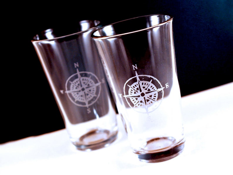 Compass Beer Pint Glass 1 hand etched GREAT GIFT image 2