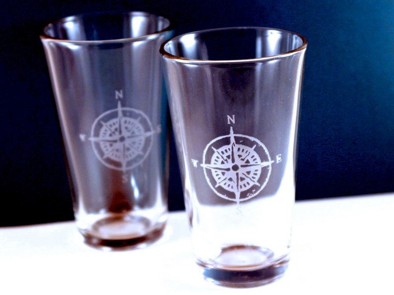 Compass Beer Pint Glass 1 hand etched GREAT GIFT image 3