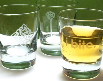 Custom Whiskey Cocktail Old Fashioned Glass set (4 glasses) - CHOOSE YOUR DESIGN - hand etched - Great Gift!