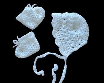 Baby bonnet and booties, choose size, made to order, soft baby yarn in white, gift ideas, baby shower, newborn, set of clothes, hat, slipper