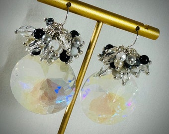 Boucles d'oreilles facettes en verre et perles en forme de larme