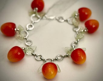 Bracelets à breloques cerisier Rainier.