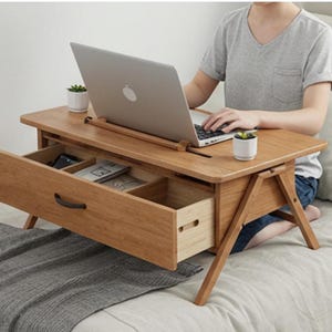 Escritorio de madera para portátil hecho a mano con cajón: mesa de cama rústica, escritorio de estudio plegable, soporte para computadora portátil, regalo ecológico
