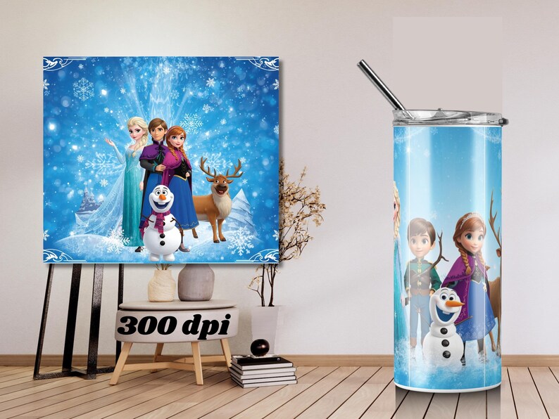 Puede incluir: Un vaso cil&iacute;ndrico con un gr&aacute;fico de tem&aacute;tica invernal azul que presenta a los personajes Elsa, Anna, Kristoff, Olaf y Sven. El vaso incluye una tapa transparente y una pajita de metal plateado. El dise&ntilde;o muestra a los personajes sobre un fondo nevado.