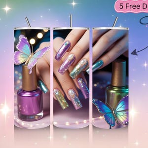 Pode incluir: Design de copo com frascos de verniz e ilustrações de borboletas. O design inclui imagens de unhas cuidadas com várias cores e enfeites. O texto "5 Free Designs" é visível no canto superior direito.
