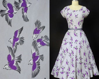 Vintage 1940s Novelty Print Purple Birds Day Dress / Gray Cotton Sundress Swing Skirt Spring Summer Party Cocktail Garden Party SMALL MEDIUM