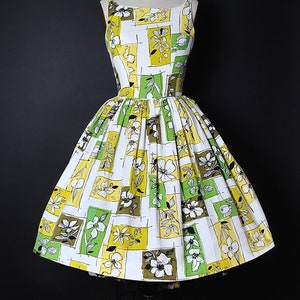 Vintage 1950s Framed Floral Block Print Dress  1950s Cotton Pique Sundress Yellow Green Full Swing Skirt Spring Summer Garden Party Pinup XS