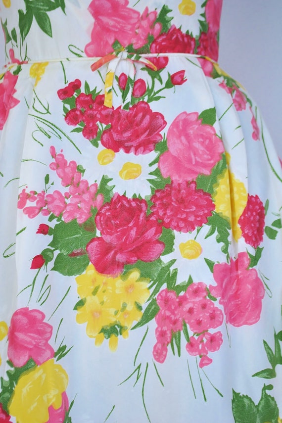 Vintage 1950s Floral Spring Bouquet Dress / 50s P… - image 4