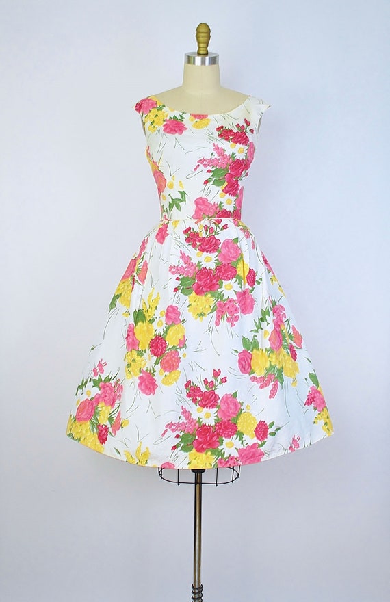 Vintage 1950s Floral Spring Bouquet Dress / 50s P… - image 3