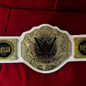 New Women World Heavyweight Wrestling Championship Title Replica Belt 6MM Diecast With Rhea Ripley Side Plates