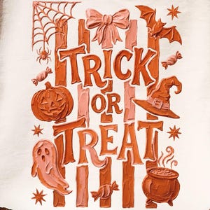 Può includere: Una felpa girocollo color crema con una grafica centrale che riporta la scritta "TRICK OR TREAT" in arancione. Il design include una ragnatela, un fiocco, un pipistrello, una zucca, un cappello da strega, un fantasma, un calderone e caramelle su strisce verticali.