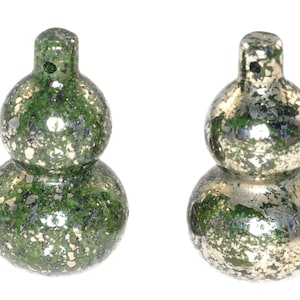 1 piece Unique Green Gourd Pendant Bead 21x35mm J40B2439