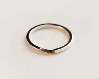 Small torsion ring - twisted band ring - wedding ring