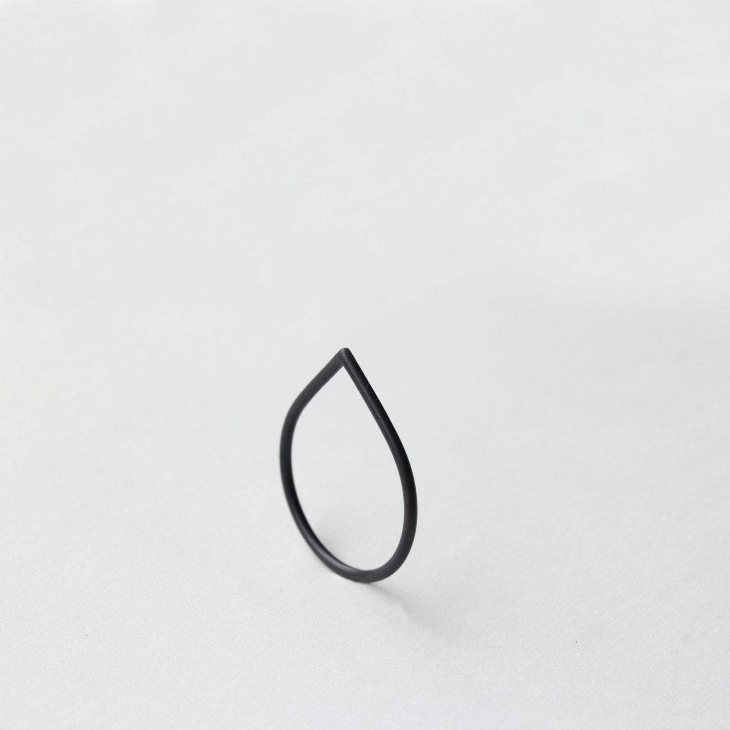 Thorn - oxidized silver ring - minimalist oxidized sterling silver pointy ring - minimalist wedding band