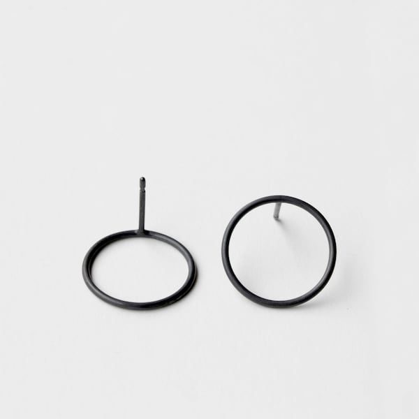Circles - oxidized silver earring - minimalist oxidized sterling silver circle earring