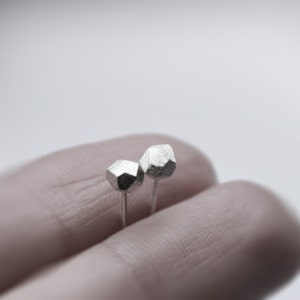 Silver rocks faceted silver earrings minimalist faceted sterling silver stud earrings image 4