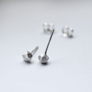 Silver rocks faceted silver earrings minimalist faceted sterling silver stud earrings image 3