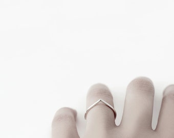 Thorn - pointy silver ring - minimalist sterling silver ring  perpendicular top - wedding band