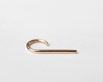 Line 02 - gold earring - minimalist yellow gold hook earring