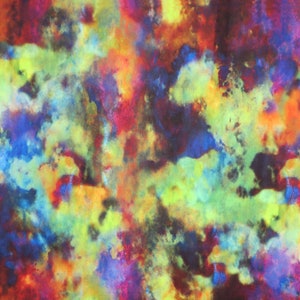 Puede incluir: Pintura abstracta de acuarela con una paleta de colores vibrantes de azul, verde, amarillo, naranja, rojo y morado. Los colores se mezclan en un patr&oacute;n de remolino ca&oacute;tico, creando una sensaci&oacute;n de movimiento y energ&iacute;a.