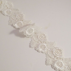 Avorio Floral Design Venise Lace Trim Wide- One Yard