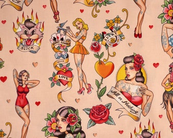 Artistique Ne jouez pas avec amour sur Peach Tattoo Print Pure Cotton Fabric d’Alexander Henry - par verge