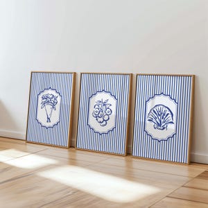 Juego de 3 impresiones digitales de rayas azules y blancas mediterráneas / Arte mural para cocina y baño con estilo rústico costero / Decoración del hogar de una isla griega