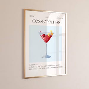 Cosmopolitan Cocktail Print – Różowy Drink Wall Art do akademika, mieszkania studenckiego lub baru, uroczy plakat z wódką na wieczór panieński