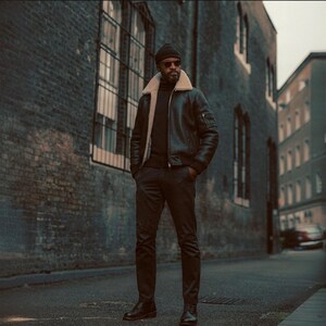 Men's Vintage Black Shearling Sheepskin Jacket: Fur Aviator B3 Bomber Coat