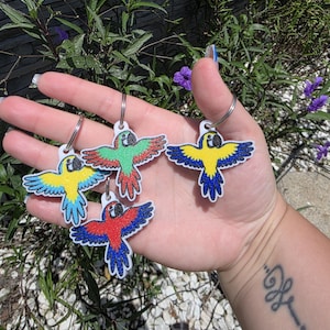 Porte-clés ara imprimé en 3D : cadeau pour amoureux des perroquets tropicaux