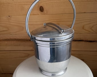 Cubitera cromada con tapa abatible, aislada térmicamente, de la época de la Gran Depresión *Defectos* Hecha en Italia