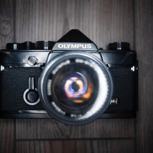 1972 Black Body Olympus OM-1 35mm Filmkamera
