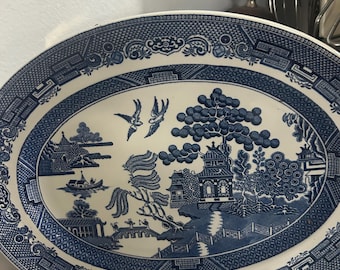 Vintage Ringtons Quarter Willow Pattern Snack Dishes and Wooden
