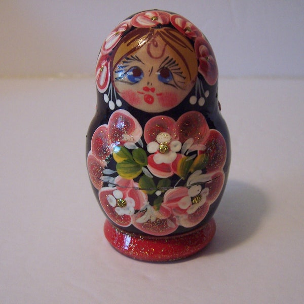 Vintage Russian nesting dolls four figures purple with pink flowers