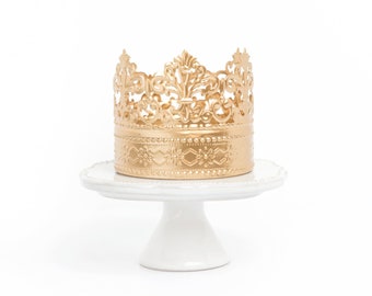 Crown Cake Topper, gold crown for wedding cake topper. Mini Crown, Party Decor, Dessert Table, Quinceañera Cake. Daisy.