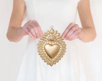 Hanging Sacred Heart, Milagro Heart, Gold Heart Flat, Catholic Heart, Altar Heart, Gilded Gold, Laurel Heart
