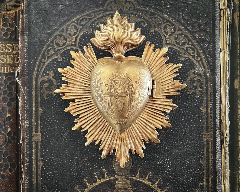 Sacred Heart, Milagro Heart, Antique Gold Heart Box, Catholic Heart, Prayer Box image 3