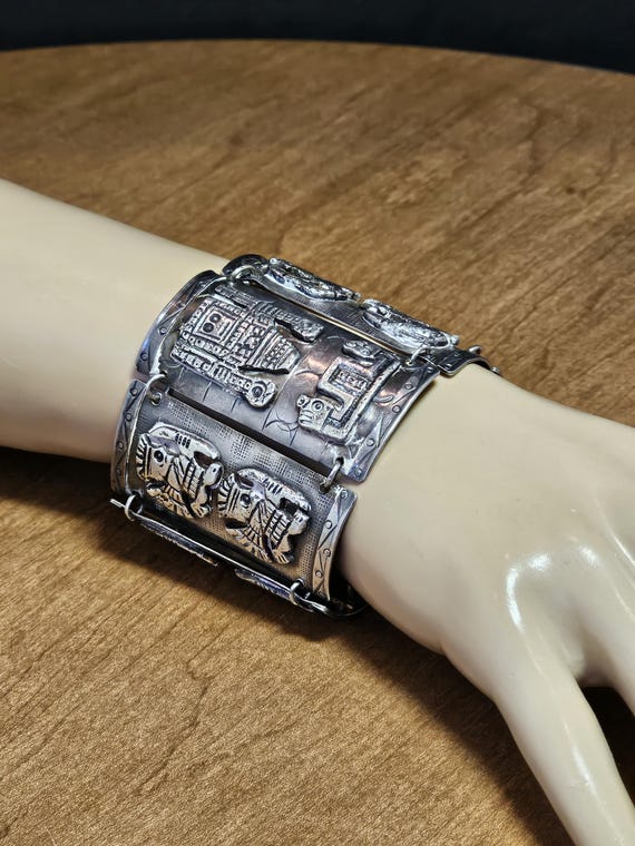 Large Vintage Peruvian Story Telling 925 Sterling Silver