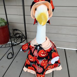 Halloween Goose Outfit: Pumpkins, Spiders & Webs - Fits 23-25&quot; Goose