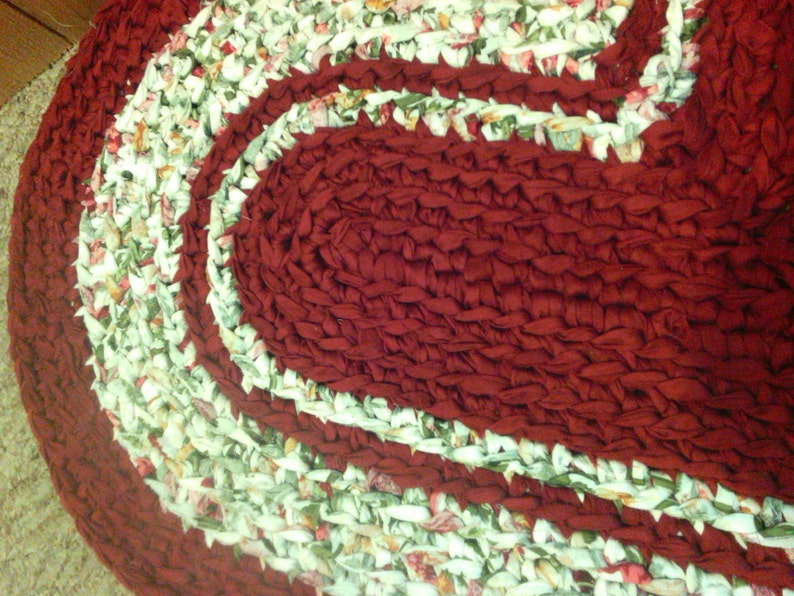 Crocheted Heart Rag Rug-32 x 28repurposed linens-Colonial Rag Rug-Kitchen Rug-Primitive Rag Rug-Washable and Dryable-Recycled Linens image 3