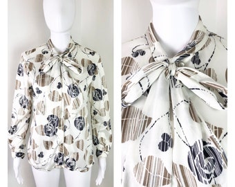 Vintage 1970s Spades, Clubs, & Roses Pusey Bow Blouse by Personal Touch - Sz Large to XL