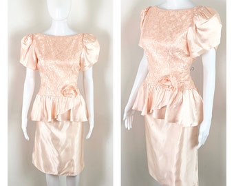 Vintage 1980s Peachy Pink Peplum Rosette Party Dress - Medium to Large