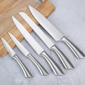 Modern Stainless Steel Kitchen Knife Set – 5-Piece Set with Acrylic Stand