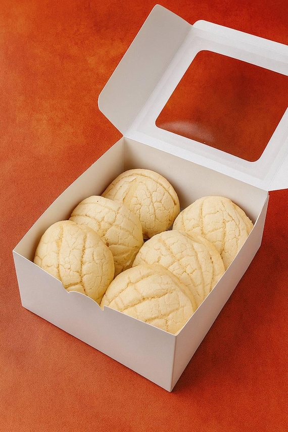 Artisan Vanilla Conchas Box - Freshly Baked Mexican Pan Dulce Gift