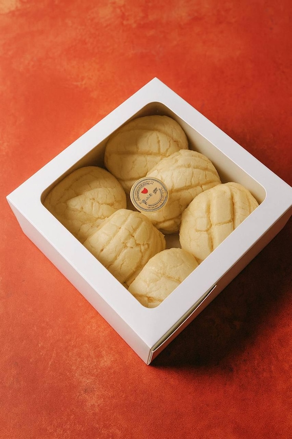 Artisan Vanilla Conchas Box - Freshly Baked Mexican Pan Dulce Gift